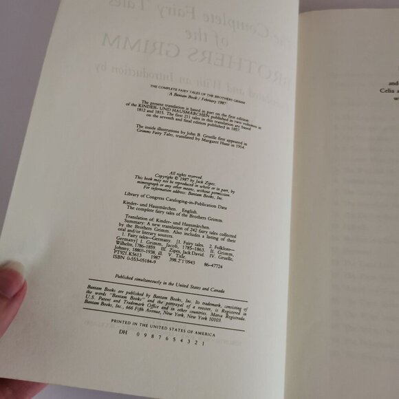 1980s Complete Fairy Tales of the Brothers Grimm Book Paperback Kids Illust - Picture 5 of 15